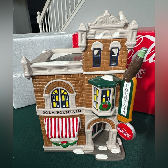 Vintage Department 56 Snow Village Coca-Cola Corner Drugstore 1995 - Picture 1 of 6